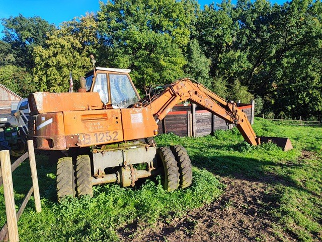 Pelle à pneus ATLAS AB 1252