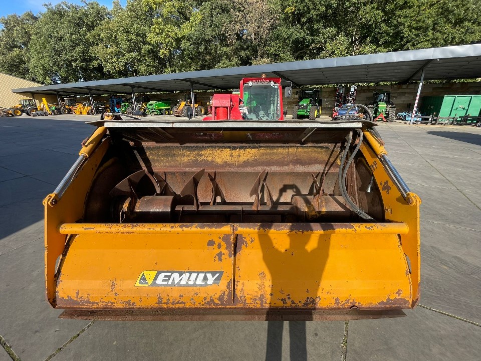 Godet distributeur EMILY Melody 3.4m³ + fraise