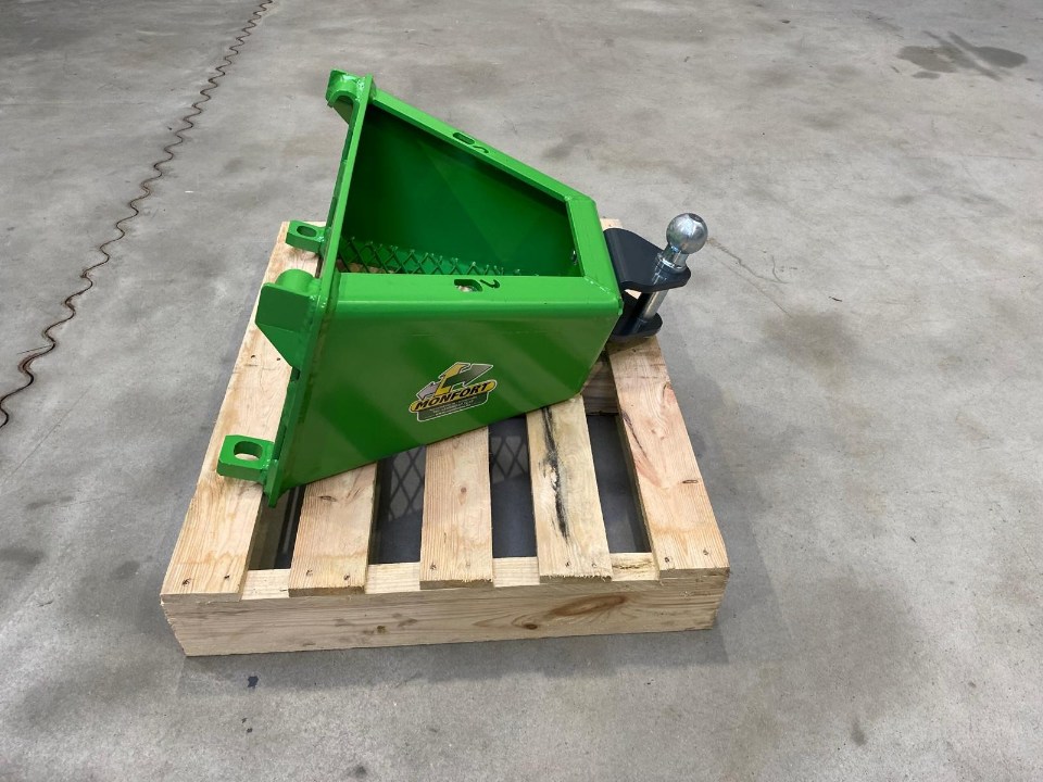 Attache frontale AVANT