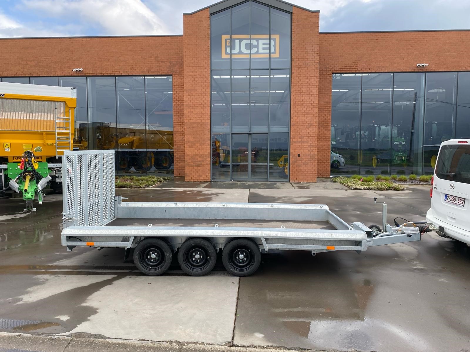 Remorque plateau VLEMMIX 3 essieux 3.5t