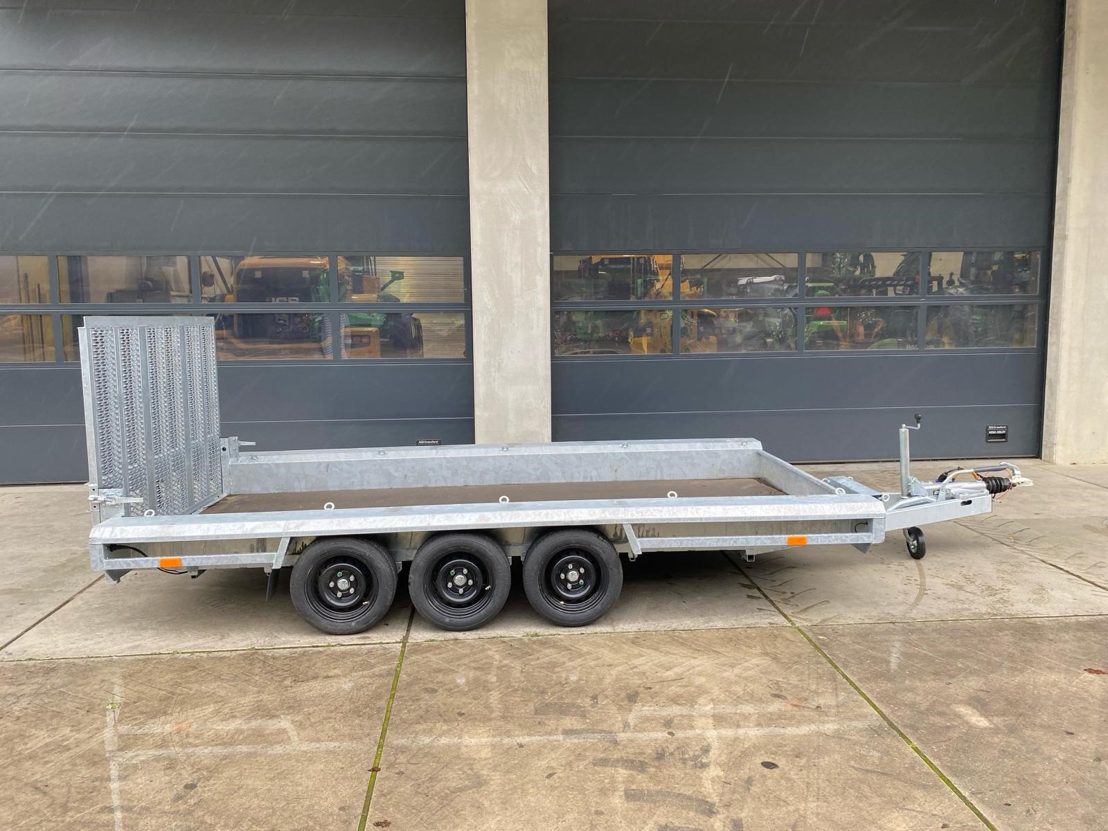 Remorque plateau VLEMMIX 3 essieux 3.5t