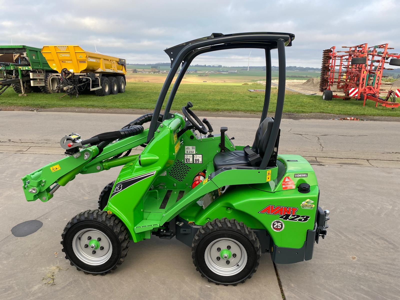 Chargeur télescopique AVANT 423 S