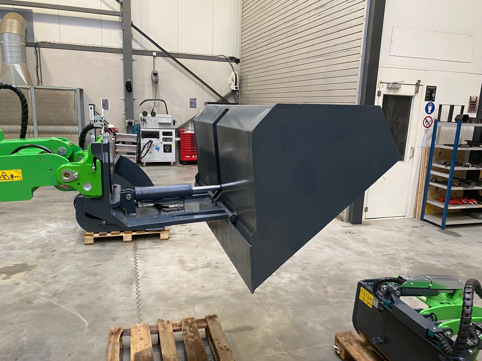 Bac à haut déversement AVANT GHD 130cm 350L