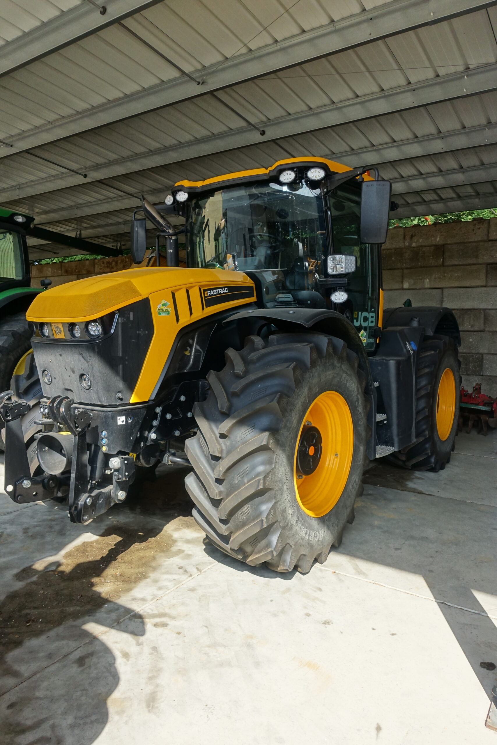 Tracteur JCB Fastrac 4220 Tier 5 Pdf avant