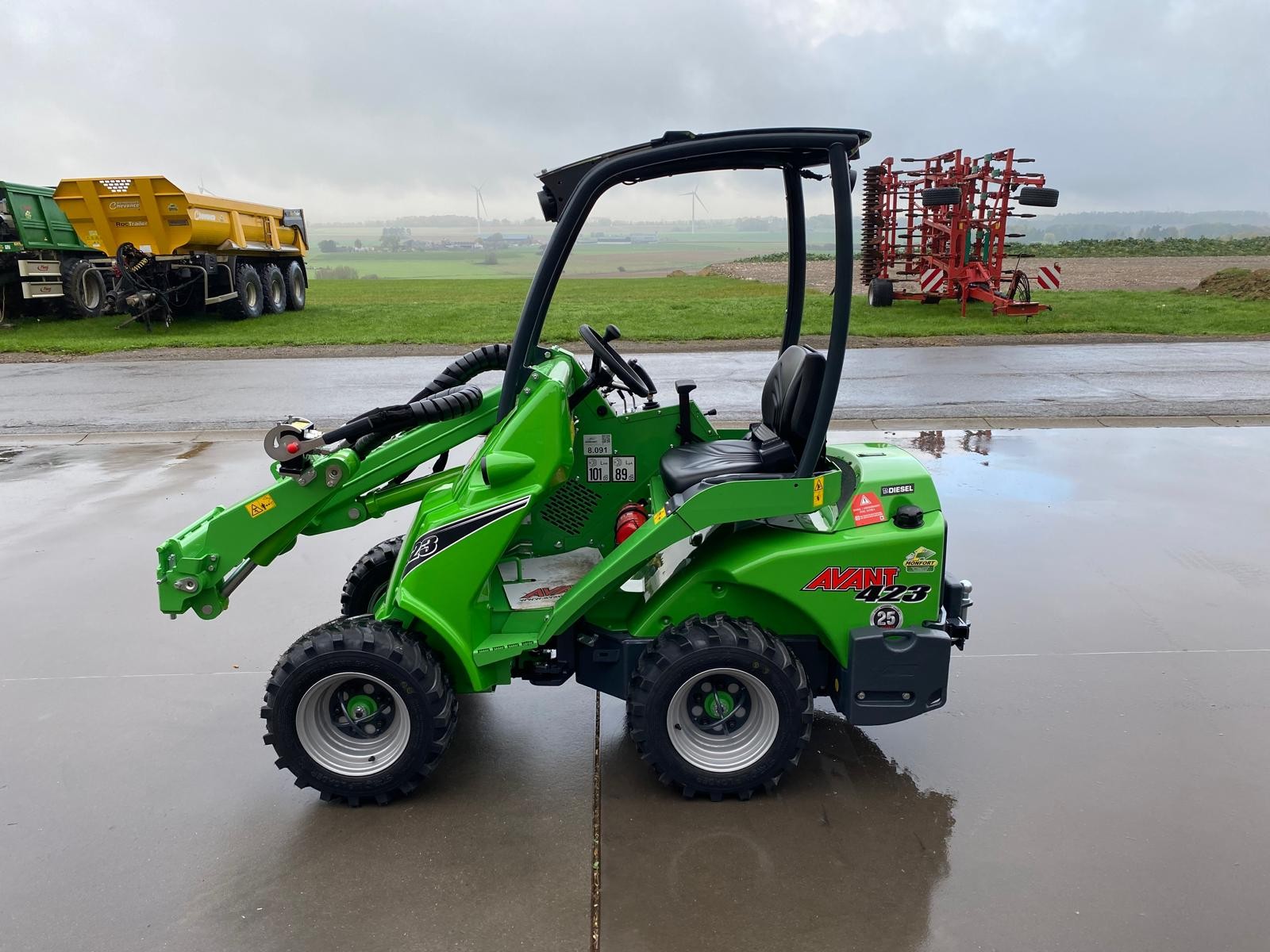 Chargeur télescopique AVANT 423 TDL