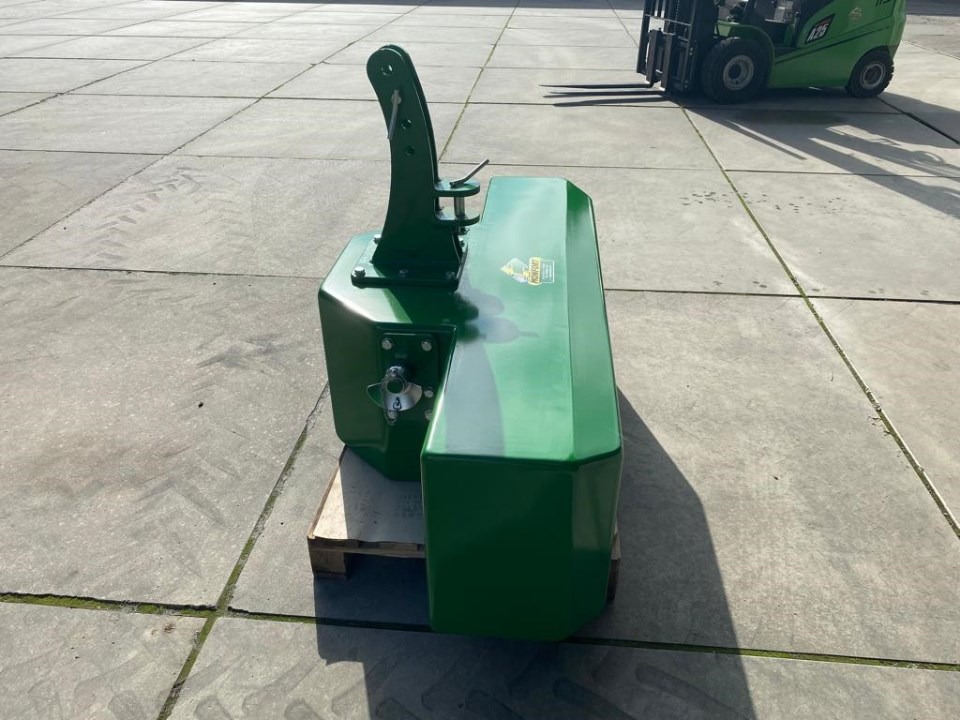 Masse 1800kg couleur JOHN DEERE