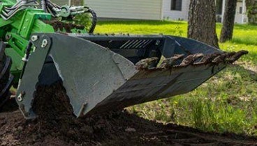 Bac 4-en-1 AVANT 180cm 370L avec dents