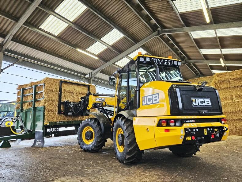 Chargeur télescopique JCB TM 280S Qfit